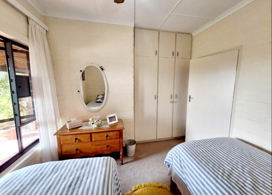 4 Bedroom Property for Sale in Boggomsbaai Western Cape